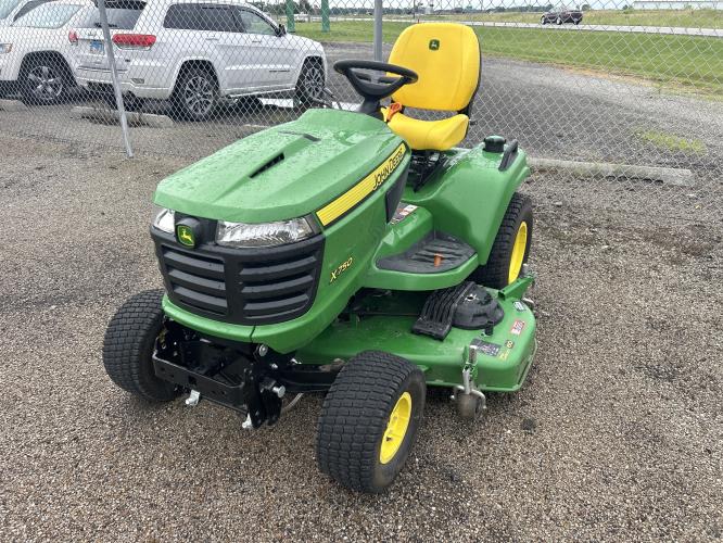 John Deere X750