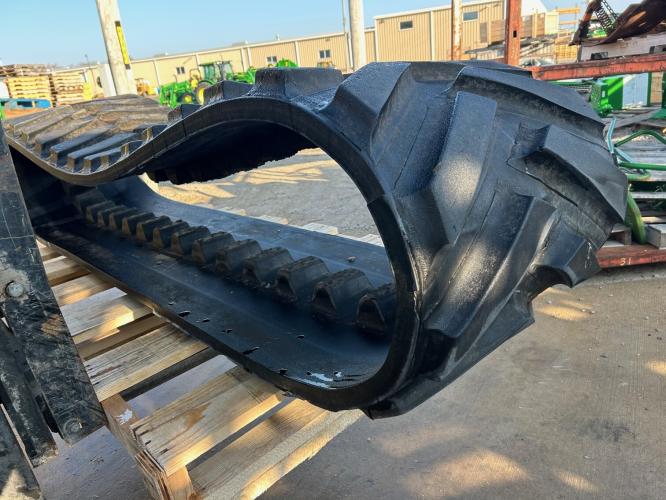 John Deere R571656 - 24" front  TRACK 8RX