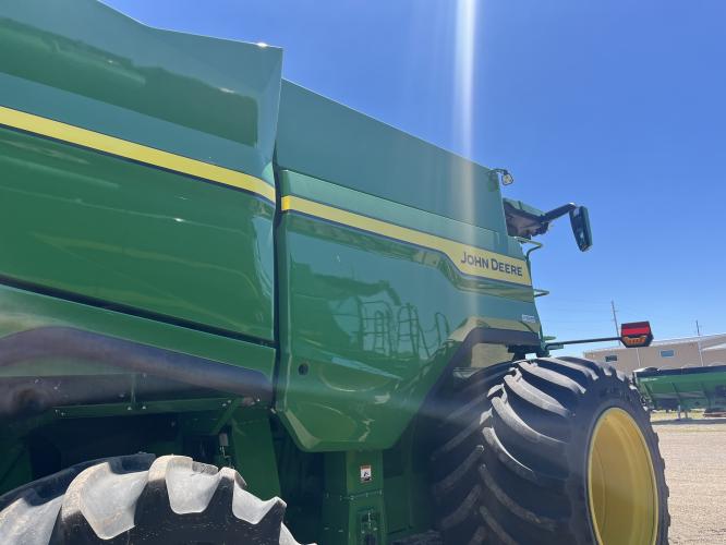 John Deere S7 900