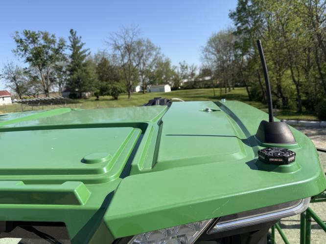 John Deere 412R