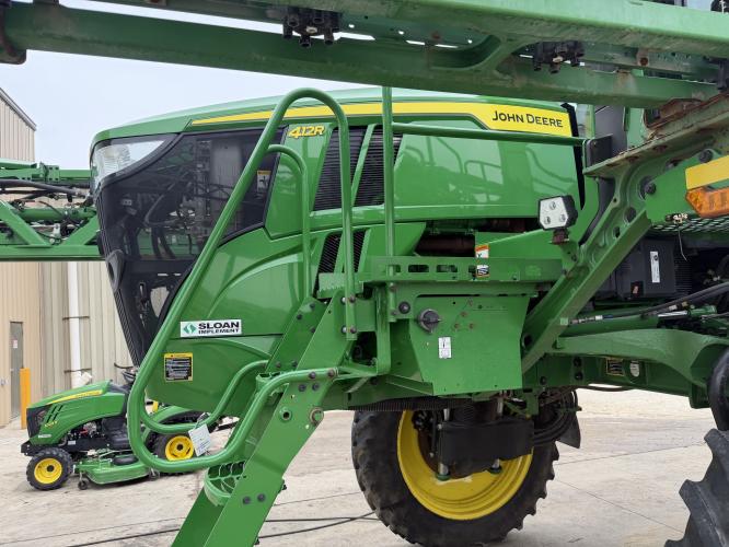 John Deere 412R