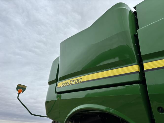 John Deere S760
