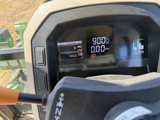John Deere 5120M