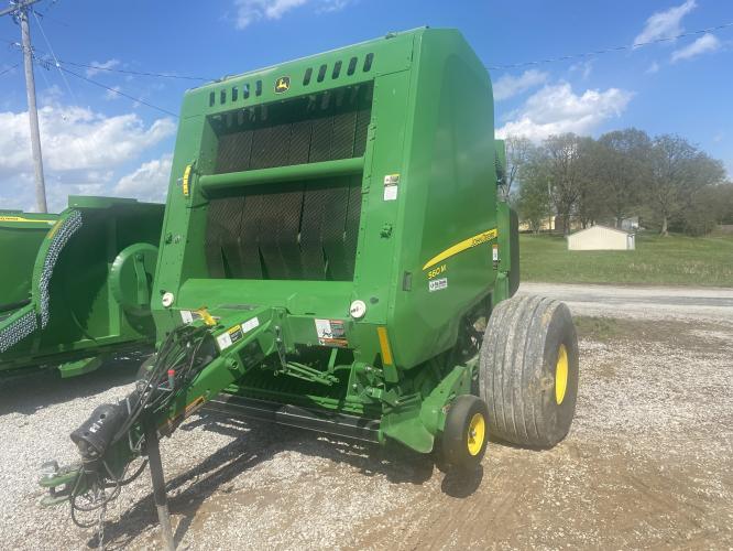 John Deere 560M