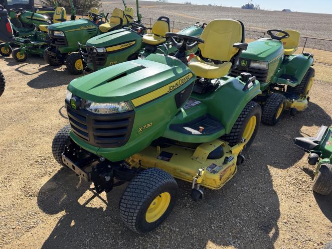 John Deere X730