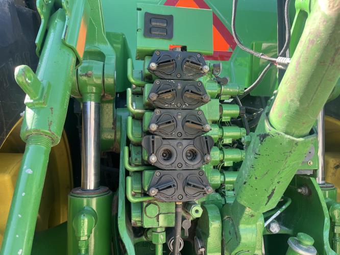 John Deere 8420