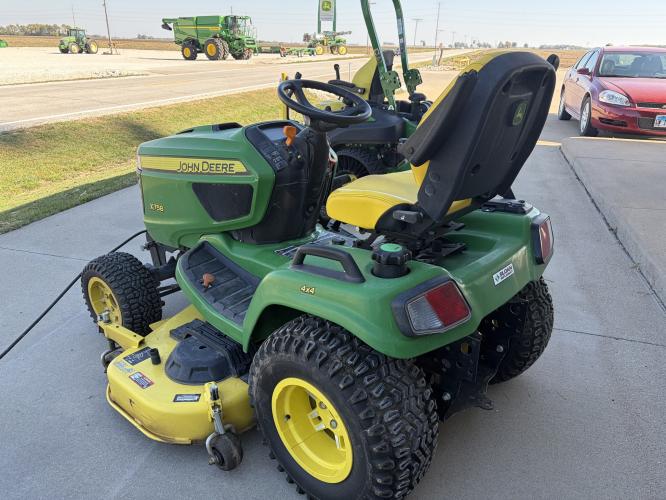 John Deere X758