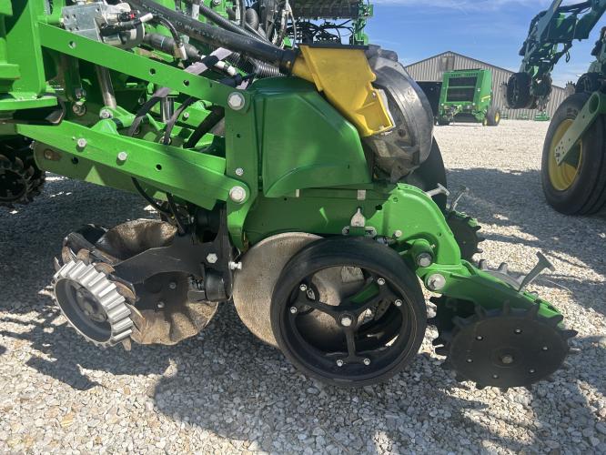 John Deere 1775NT