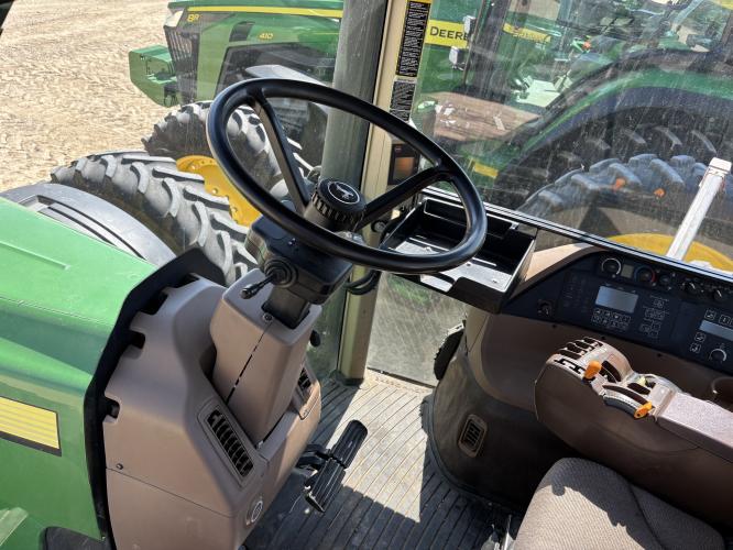 John Deere 8420