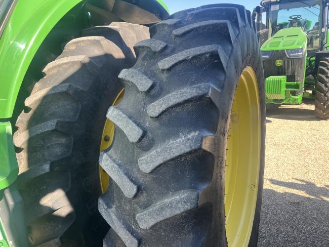 John Deere 8420