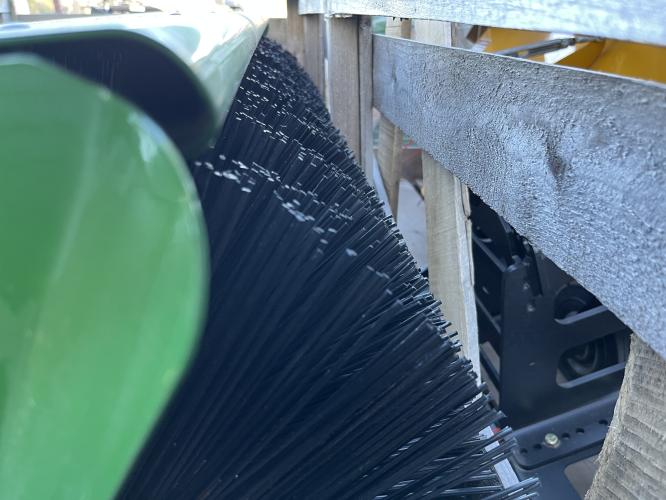 John Deere 52 IN. BROOMS