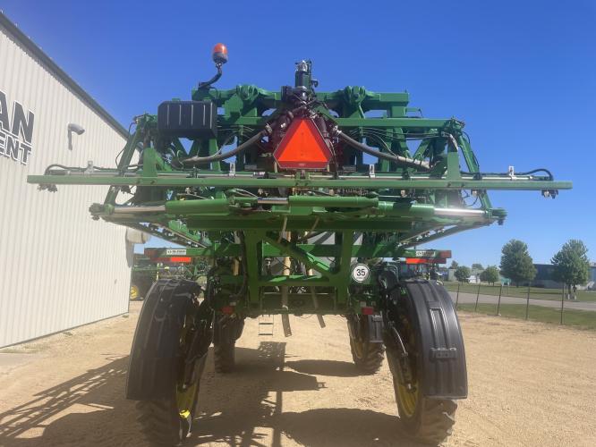 John Deere R4044