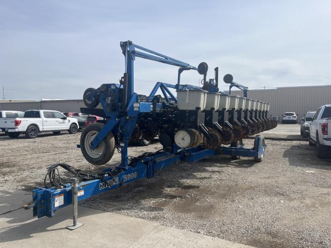 Kinze 2600
