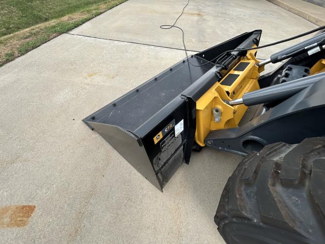 John Deere 320G