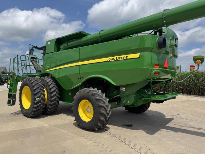 John Deere S770