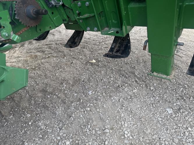 John Deere C12F