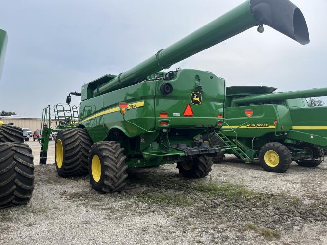 John Deere S780