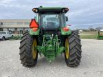 John Deere 6135E