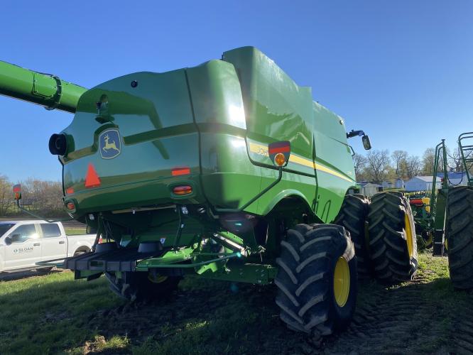 John Deere S780