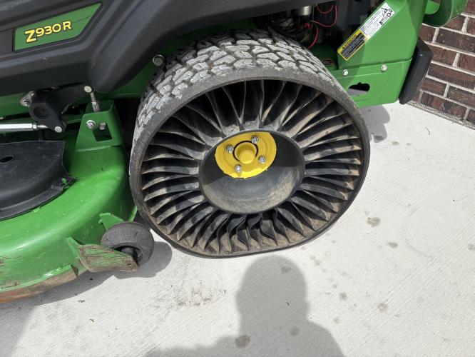 John Deere Z930R