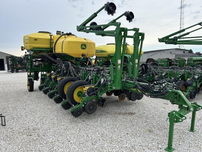 John Deere 1775NT