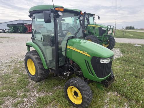 2011 John Deere 3720