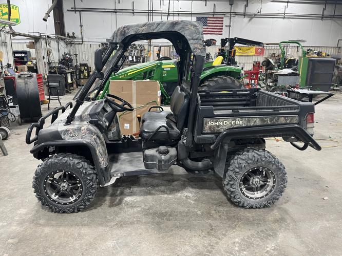 John Deere XUV 825M