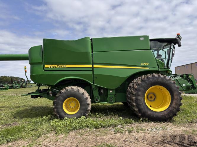 John Deere S780