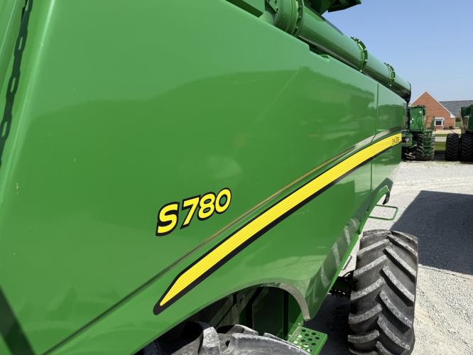 John Deere S780