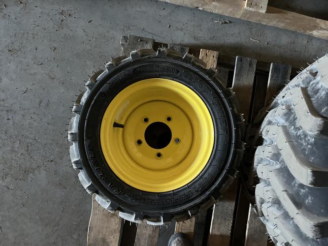 John Deere 26x12-12