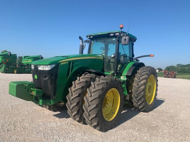 John Deere 8335R