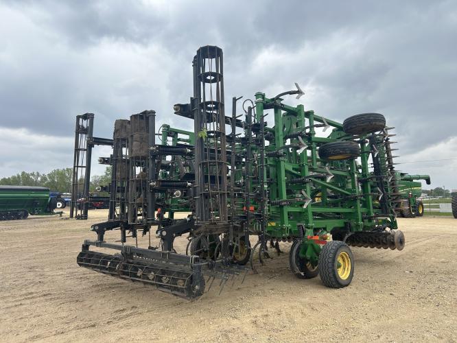 John Deere 2310