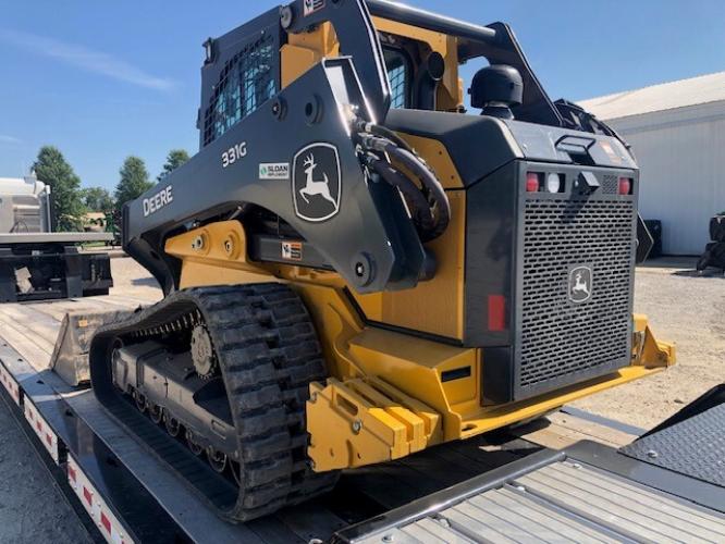 John Deere 331G