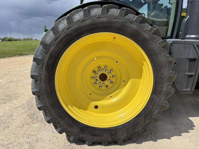 John Deere 8320R