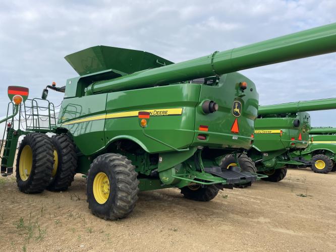 John Deere S680