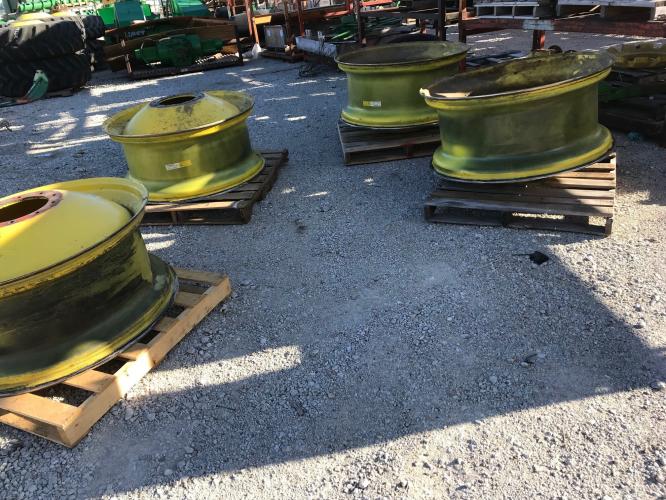 John Deere AH145348 INSIDE DUAL WHEEL