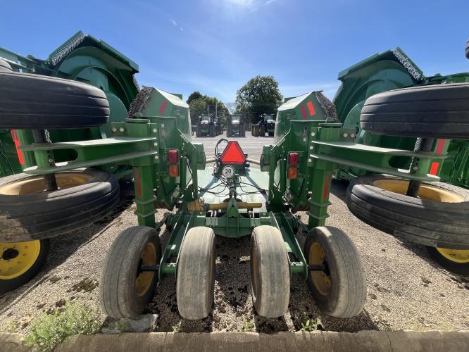 John Deere R15