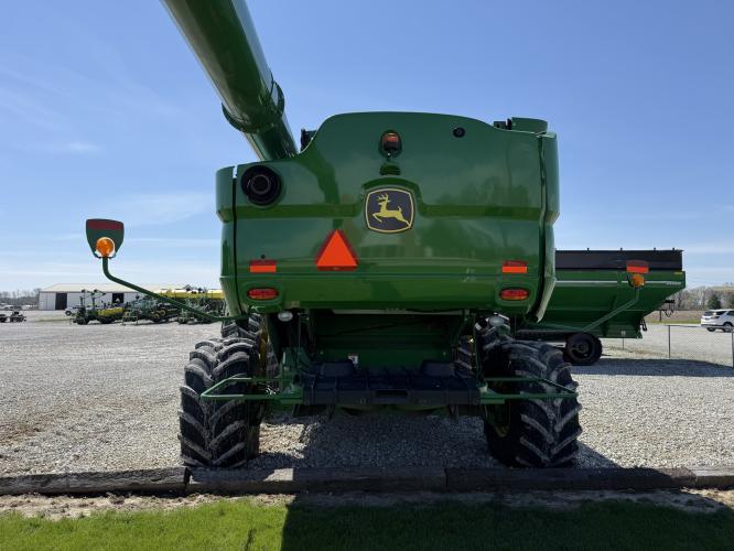 John Deere S780