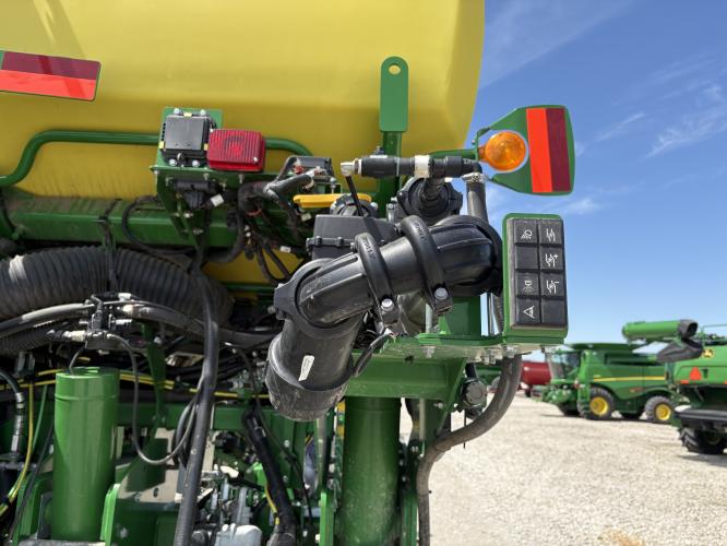 John Deere 1775NT
