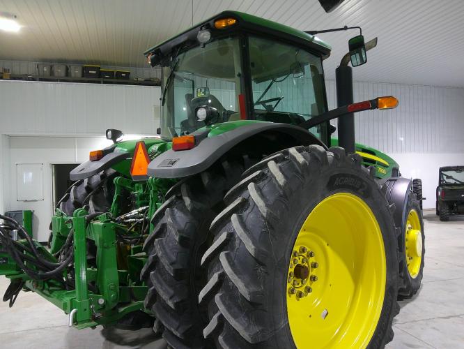 John Deere 7830