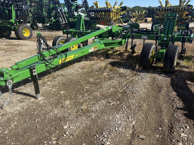 John Deere MT7
