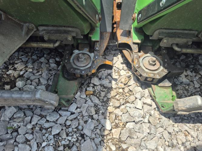 John Deere 608C