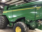 John Deere X9 1100