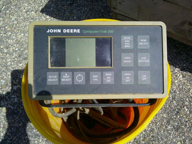 John Deere 1750