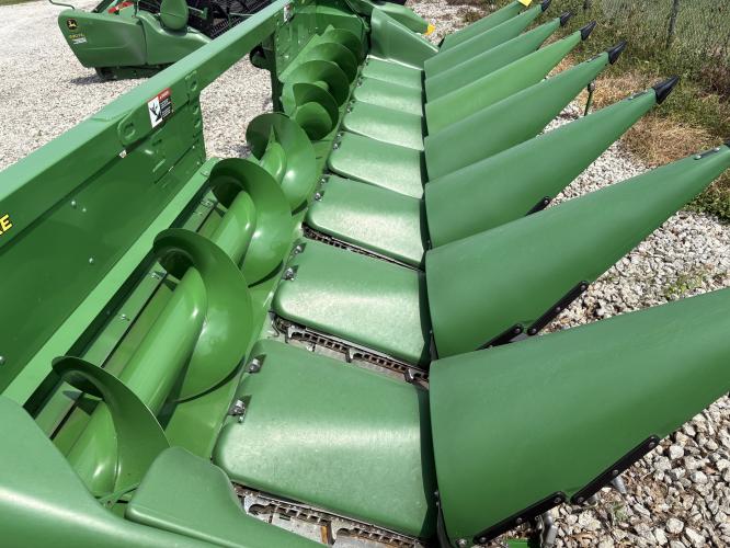 John Deere C8R