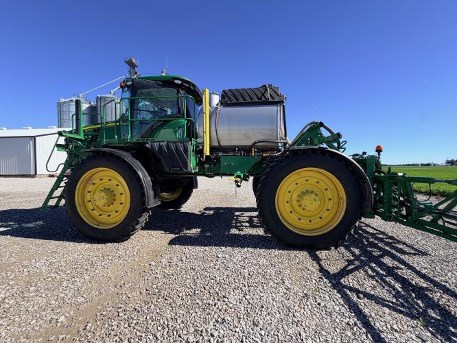 John Deere R4045