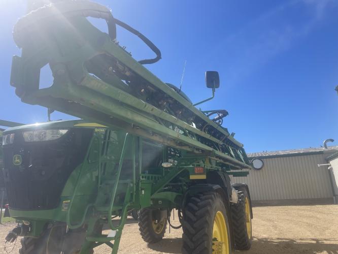 John Deere R4044