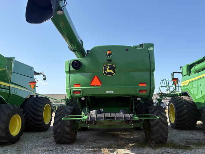 John Deere S790