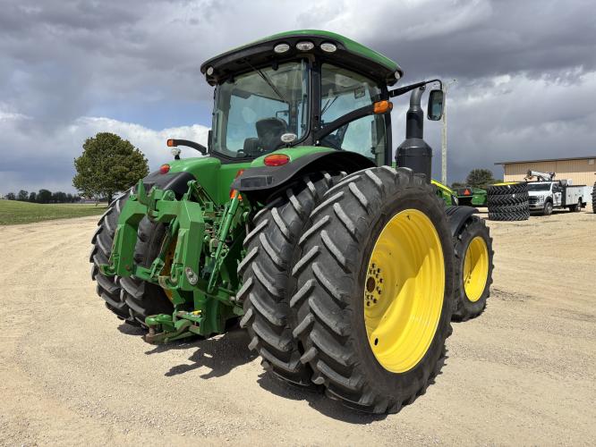 John Deere 8320R