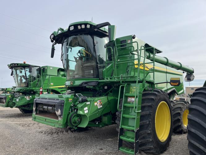John Deere S7 900